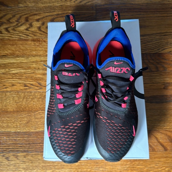 Nike Air Max 270- almost new!! - Picture 7 of 11